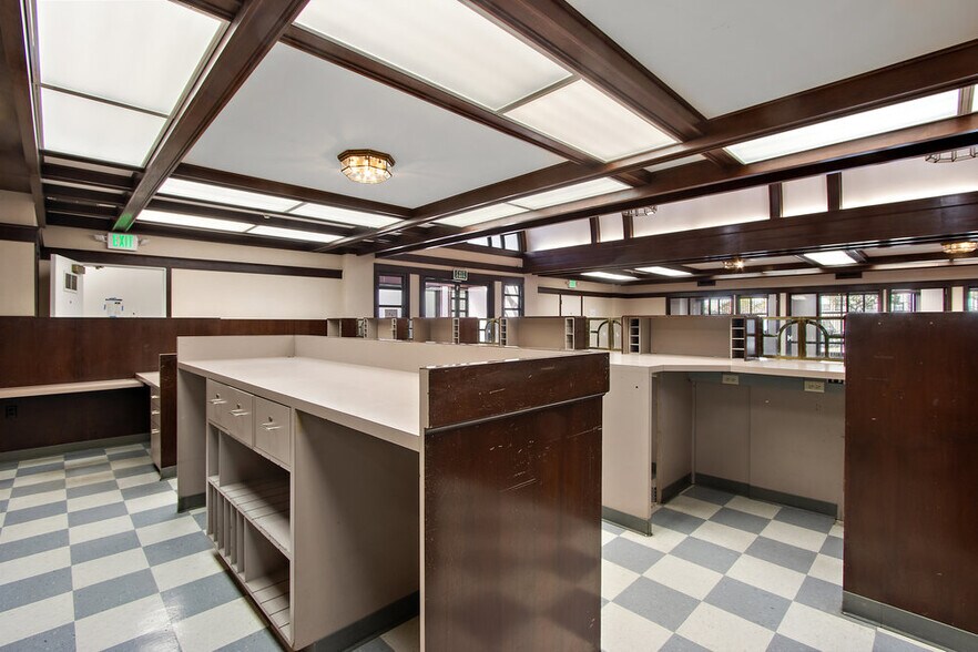 More Photos Of 601 Ferry St, Martinez Bank For Lease