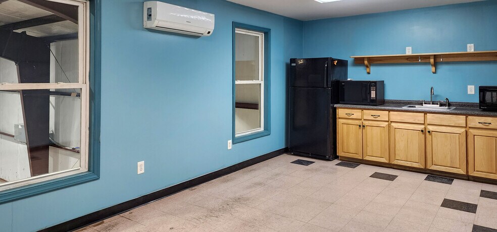 More Photos Of 1376 Franklin Pike SE, Floyd Manufacturing For Sale