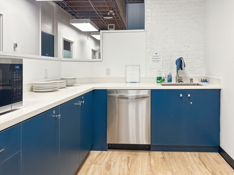 More Photos Of 93 Lombard Av, Winnipeg Coworking Space