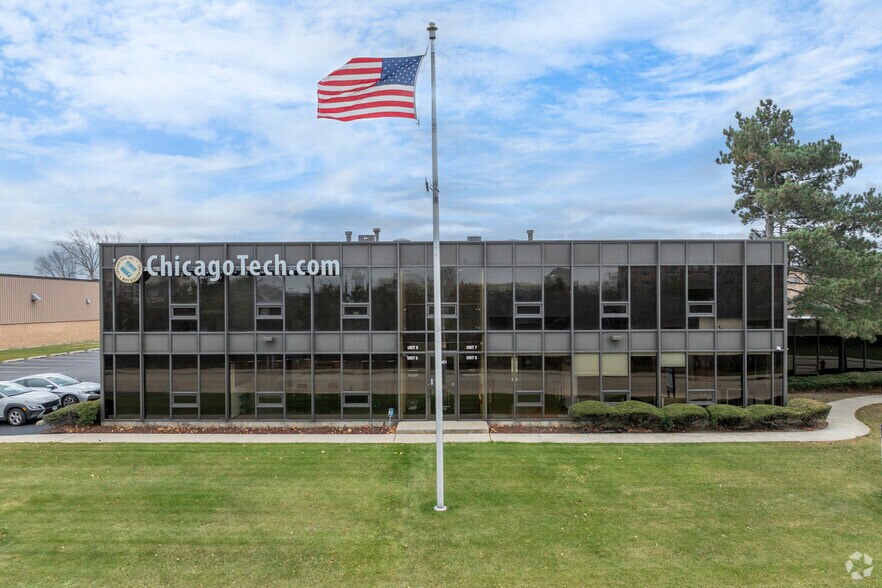 More Photos Of 3501 Woodhead Dr, Northbrook Warehouse For Lease