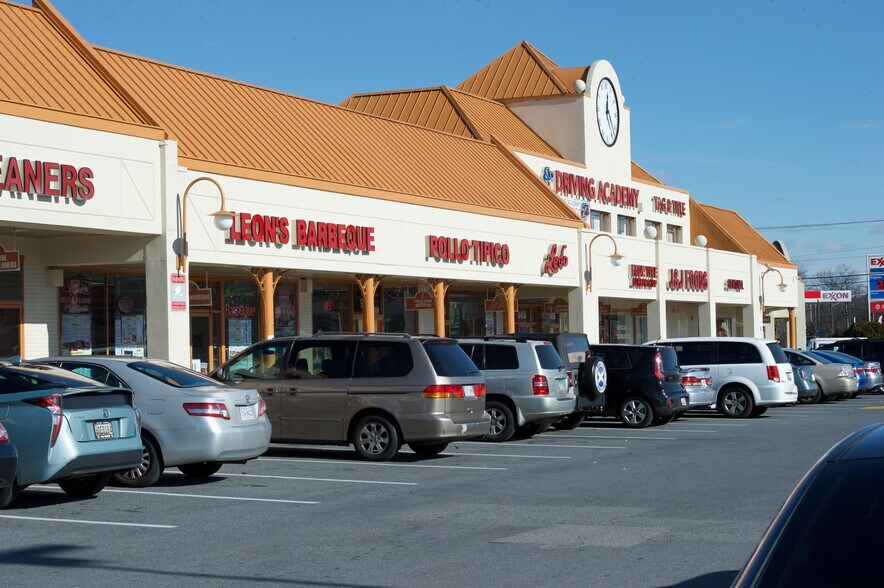 More Photos Of 9400-9560 Lanham Severn Rd, Lanham Seabrook Unknown For Lease