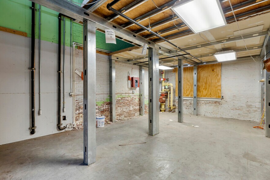 More Photos Of 200 E 2nd Ave, Rome Warehouse For Lease