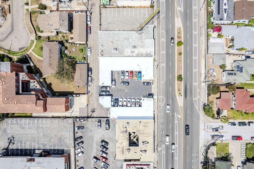 More Photos Of 5716 W Manchester Ave, Los Angeles Office For Sale