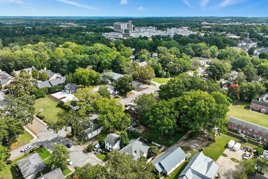 More Photos Of 610 Candler St, Gainesville Medical For Sale