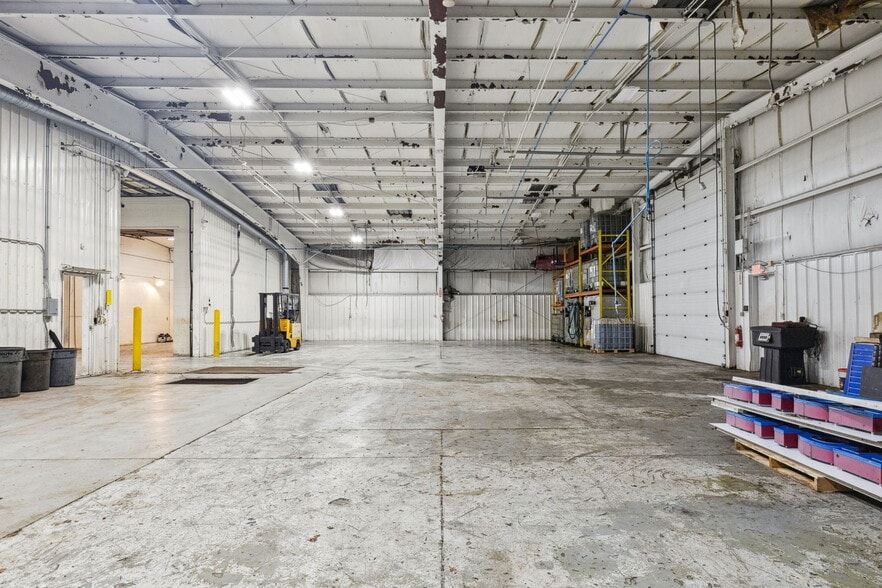 More Photos Of 6661 Huntley Rd, Columbus Warehouse For Sale