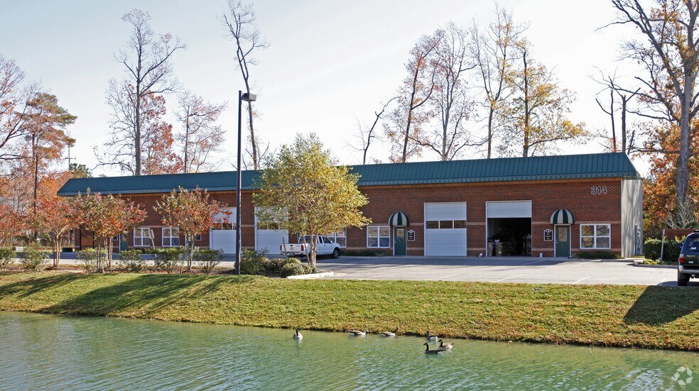 Primary Photo Of 314-324 Old York Hampton Hwy, Yorktown Light Distribution For Lease