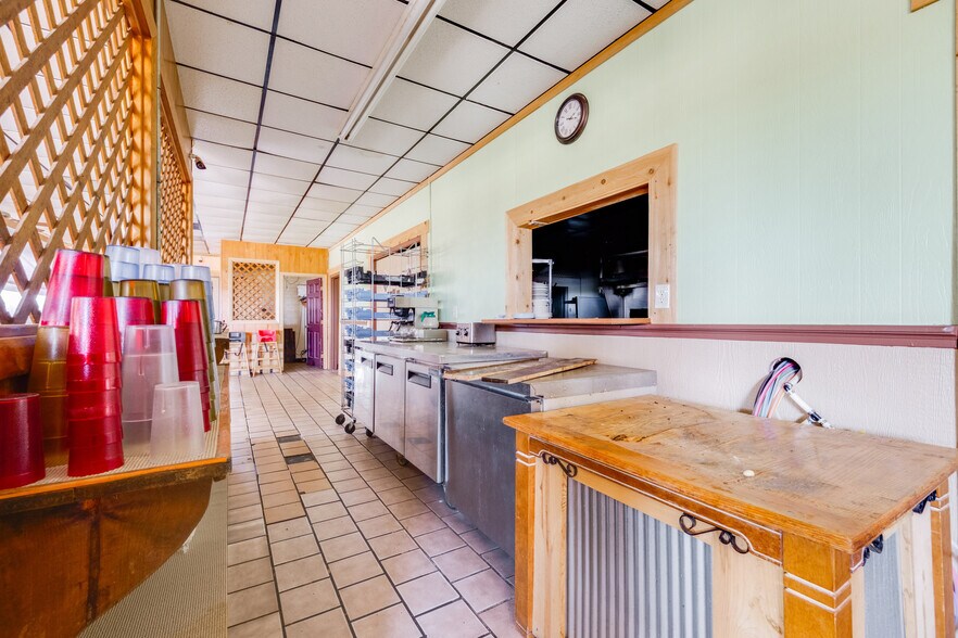 More Photos Of 103 Interstate 40, Shamrock Restaurant For Sale