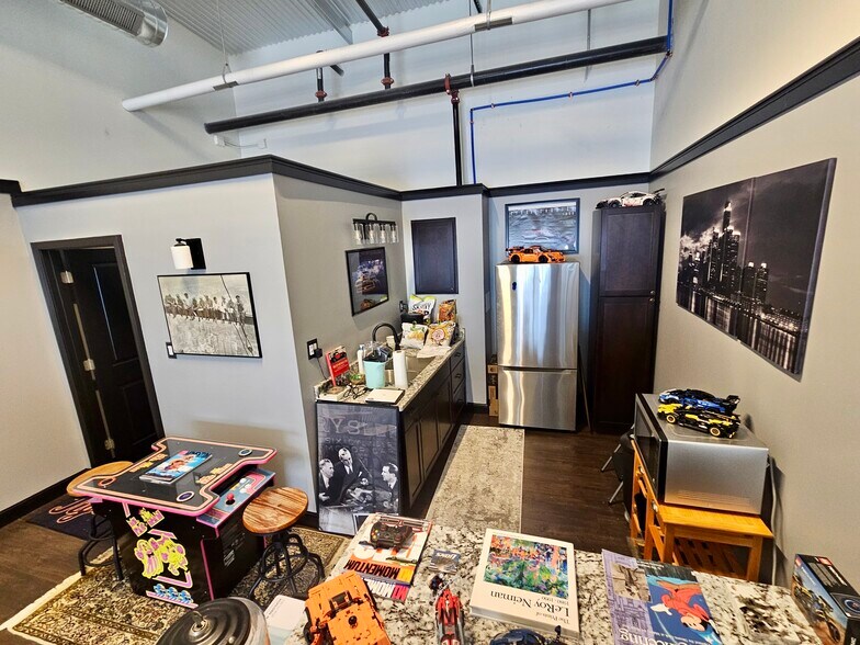 More Photos Of 247 Apex Dr, Pontiac Parking Garage For Sale