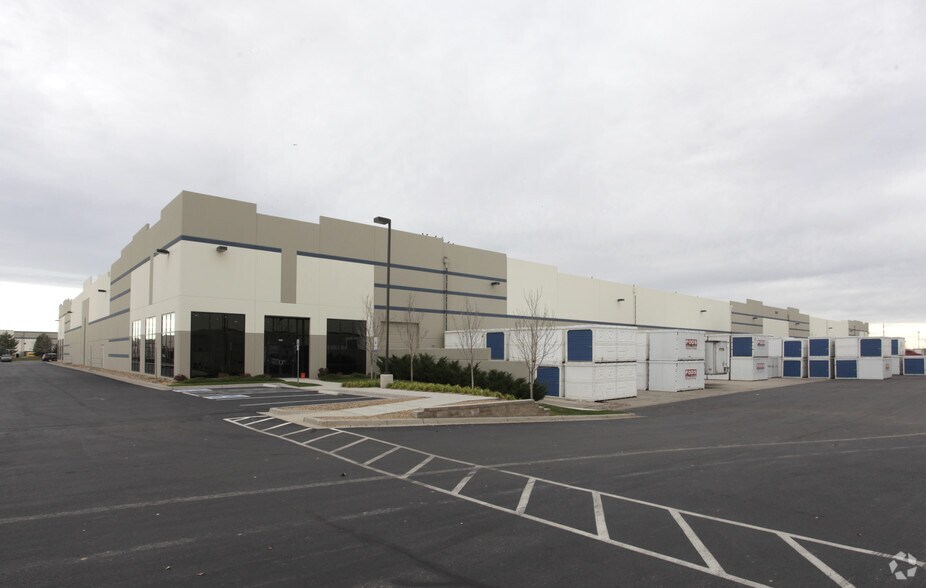 More Photos Of 3500 N Windsor Dr, Aurora Warehouse For Lease