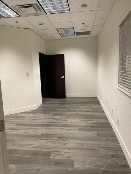 More Photos Of 5440 W Sahara Ave, Las Vegas Medical For Lease