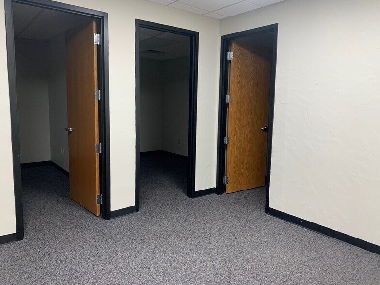 More Photos Of 517 N Westhill Blvd, Appleton Freestanding For Lease