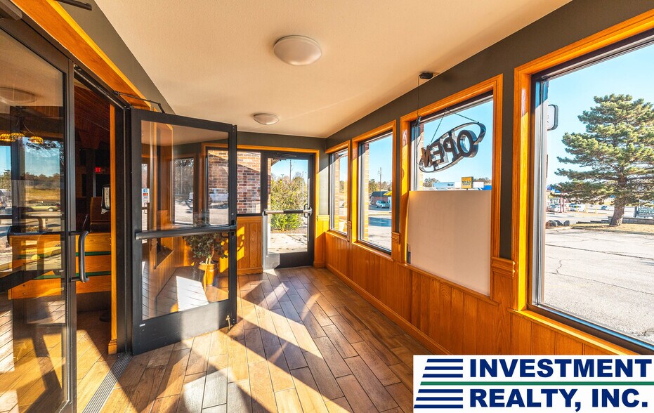 More Photos Of 1049 Kingshighway St, Rolla Restaurant For Sale