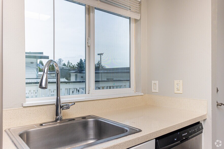 More Photos Of 51 Hayes Pl SW, Renton Apartments For Sale