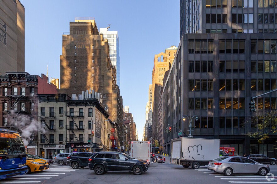 More Photos Of 150 E 39th St, New York Apartments For Lease