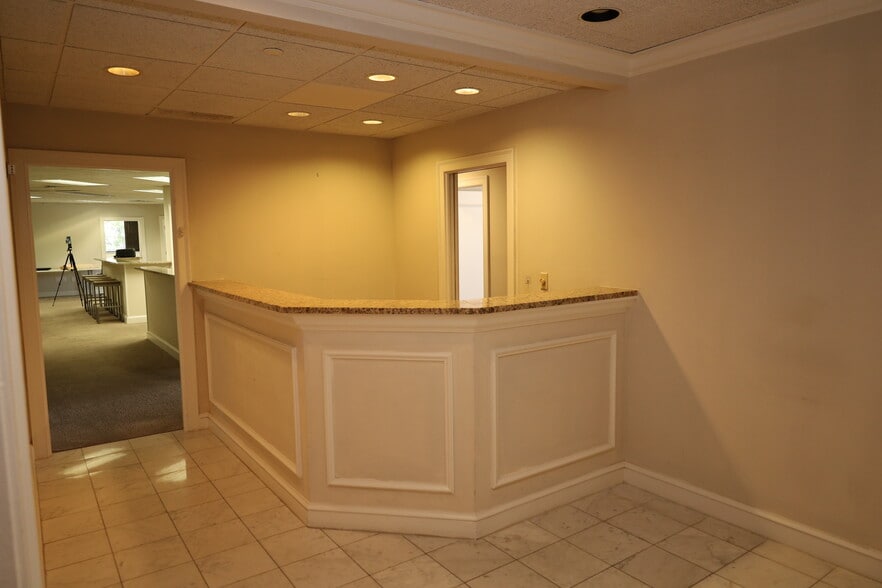 More Photos Of 1615 Forum Pl, West Palm Beach Office For Sale