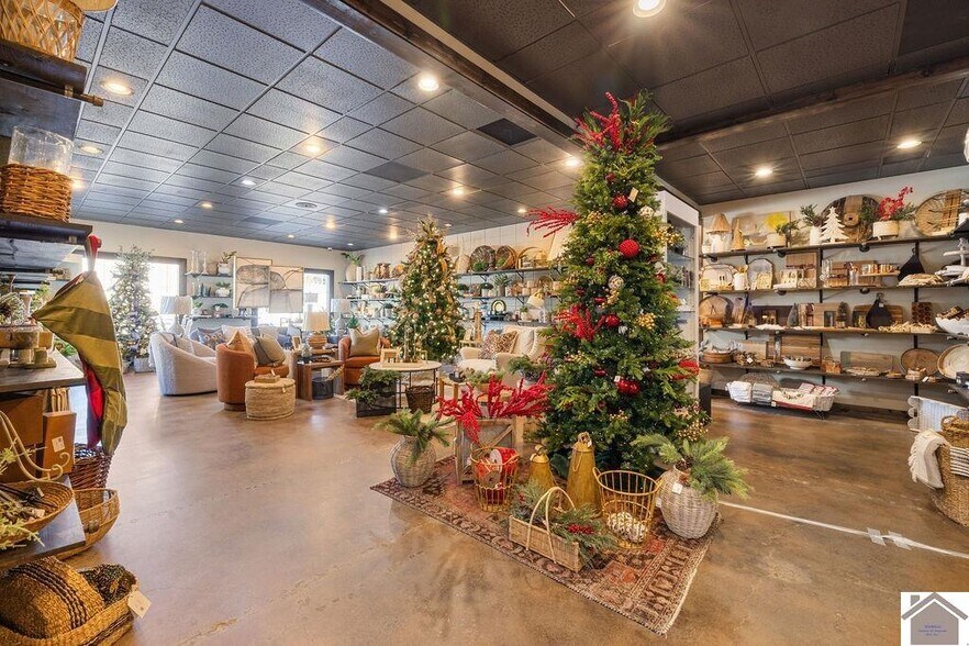 More Photos Of 2200 Broadway, Paducah General Retail For Sale