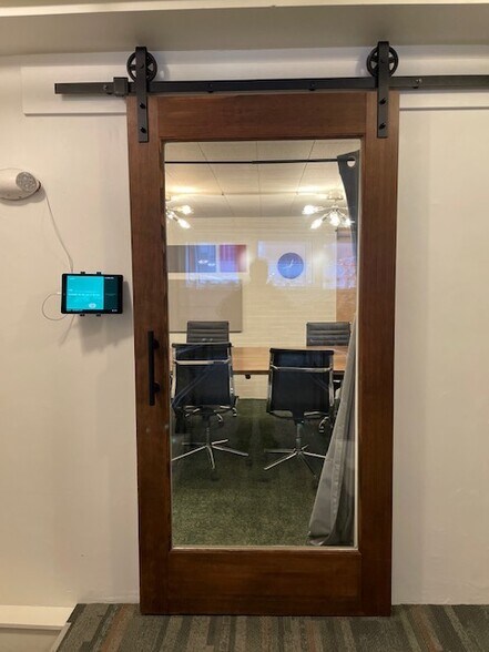 More Photos Of 189-191 Main St, Gloucester Storefront Retail Office For Sale