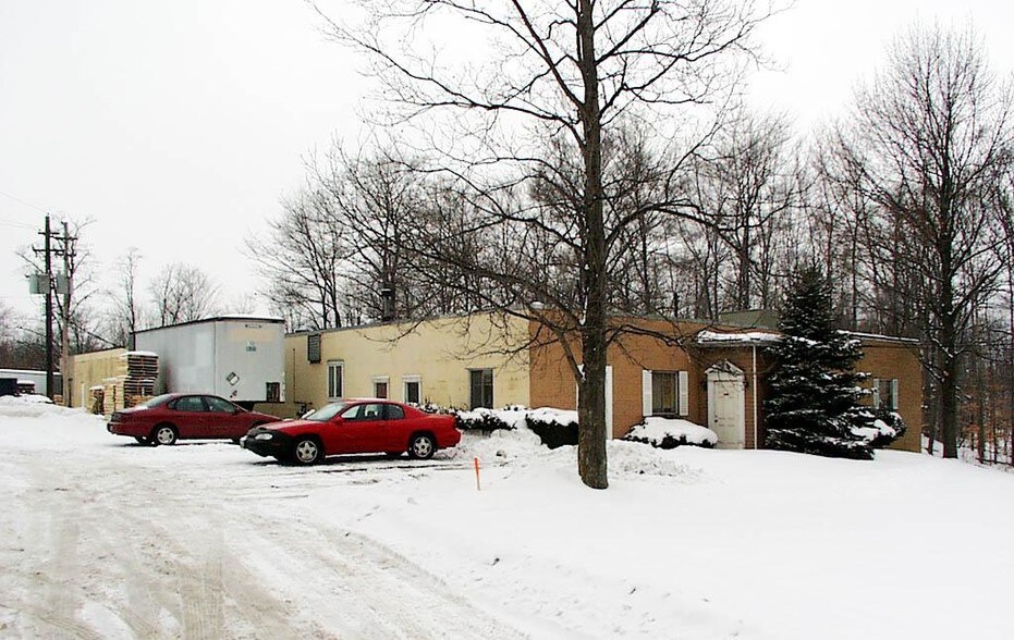 Primary Photo Of 15650 S Madison Rd, Middlefield Manufacturing For Lease