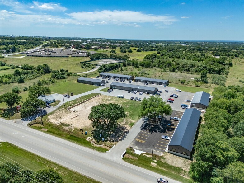 More Photos Of 200-225 West Side Dr, Decatur Light Distribution For Lease