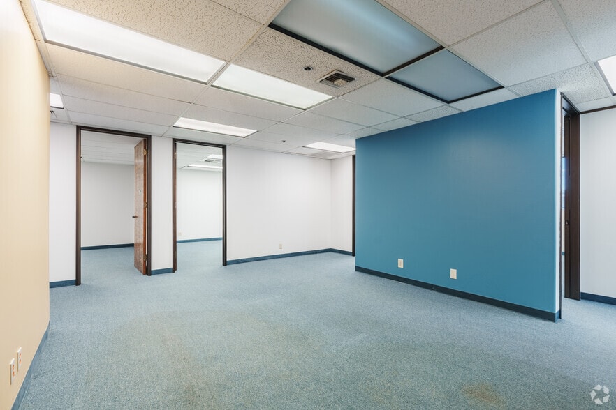 More Photos Of 200 New Stine Rd, Bakersfield Office For Lease