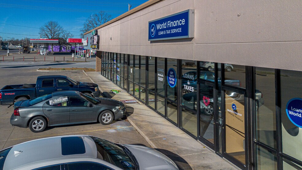 More Photos Of 1201 E 5th St, Metropolis Storefront Retail Office For Sale
