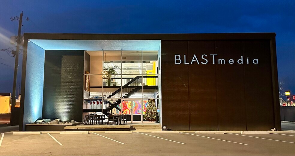 More Photos Of 6161 N Hillside Ave, Indianapolis Loft Creative Space For Lease