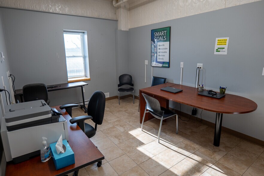 More Photos Of 4 Market Sq, Houlton Office For Sale