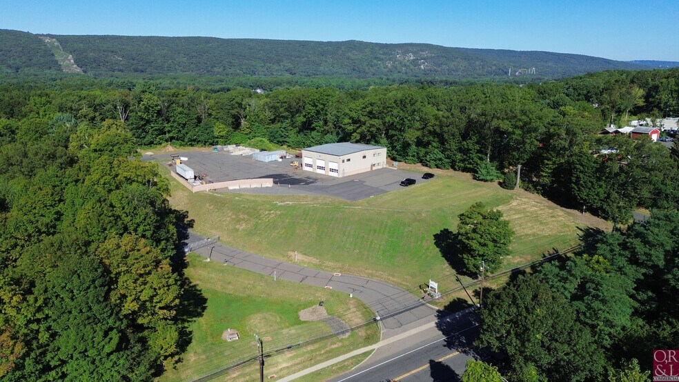 More Photos Of 1198 West St, Southington Warehouse For Lease