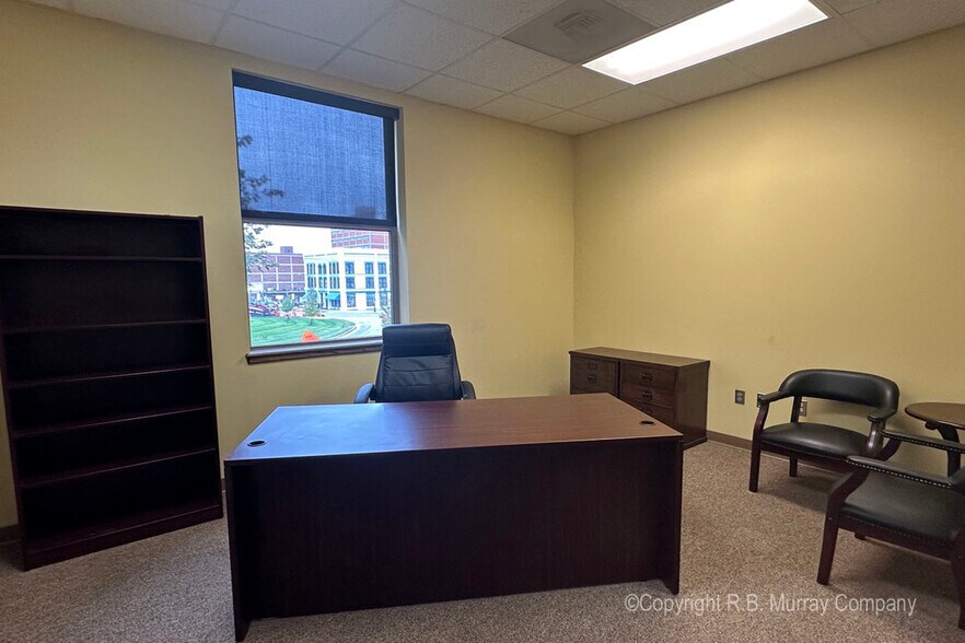 More Photos Of 425 E Trafficway St, Springfield Office For Sale
