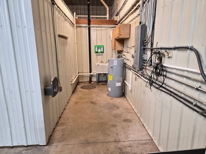 More Photos Of 710 10th St NE, Milaca Warehouse For Sale