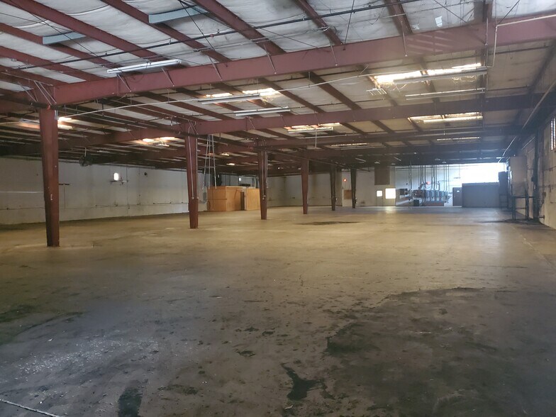 More Photos Of 5500 SW 6th Pl, Ocala Manufacturing For Sale