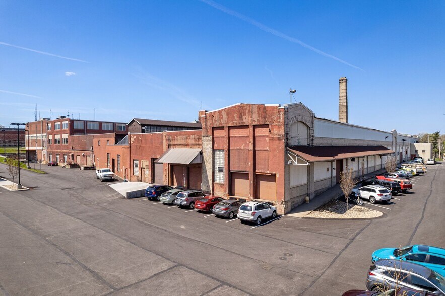 More Photos Of 400 N Lexington St, Pittsburgh Flex For Lease