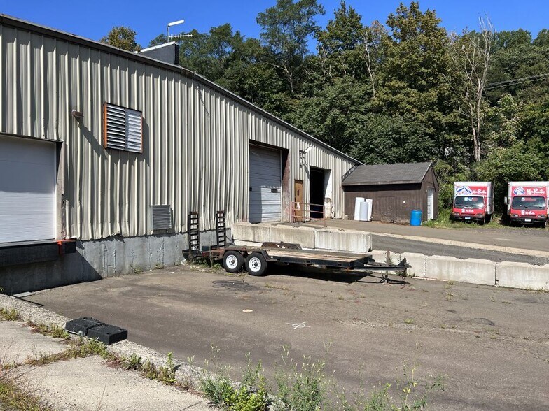More Photos Of 2 Commerce Dr, North Branford Warehouse For Sale