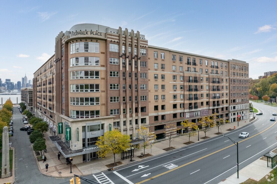 More Photos Of 55 Riverwalk Pl, West New York Apartments For Lease