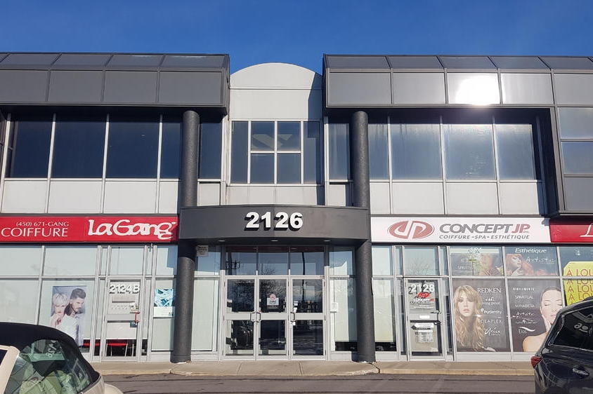 More Photos Of 2122-2134 Av Victoria, Longueuil Storefront Retail Office For Lease