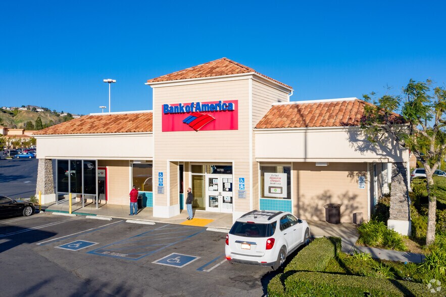 More Photos Of Rinaldi St, Northridge Unknown For Lease