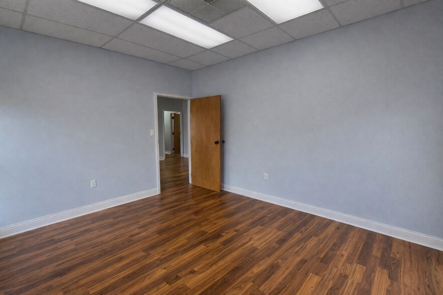 More Photos Of 31-33 Murray Guard Dr, Jackson Office For Lease