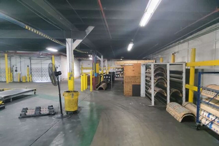 More Photos Of 1121 W Kentucky St, Louisville Distribution For Sale