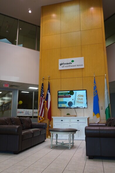 More Photos Of 6001 Summerside Dr, Dallas Office For Sale