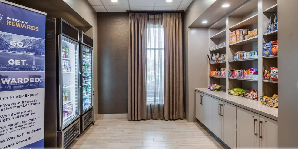 More Photos Of 1549 Westborough Dr, Katy Hotel For Sale