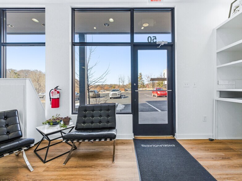 More Photos Of 190 Hendersonville Rd, Asheville Storefront Retail Office For Lease