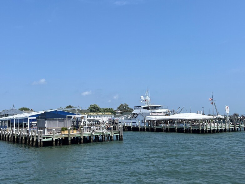 More Photos Of 110 Front St, Greenport Freestanding For Lease