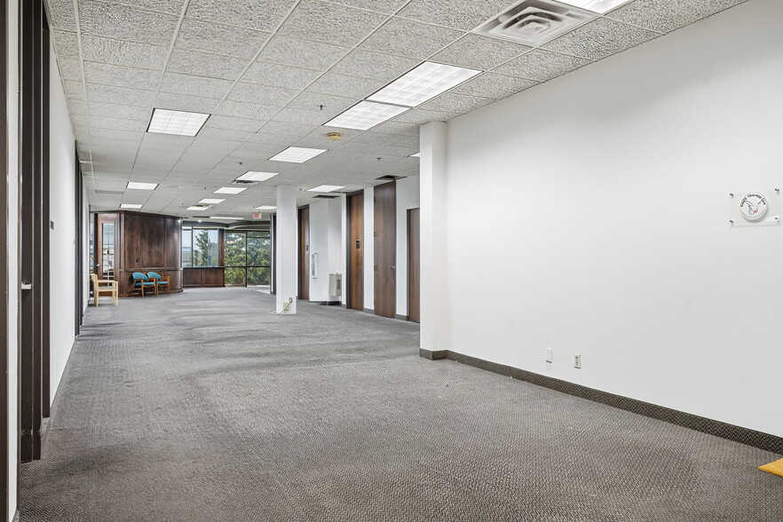 More Photos Of 941 Hillwind Rd NE, Minneapolis Medical For Sale