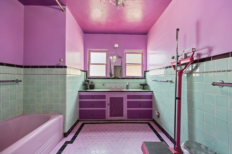 More Photos Of 720 W La Habra Blvd, La Habra General Retail For Sale