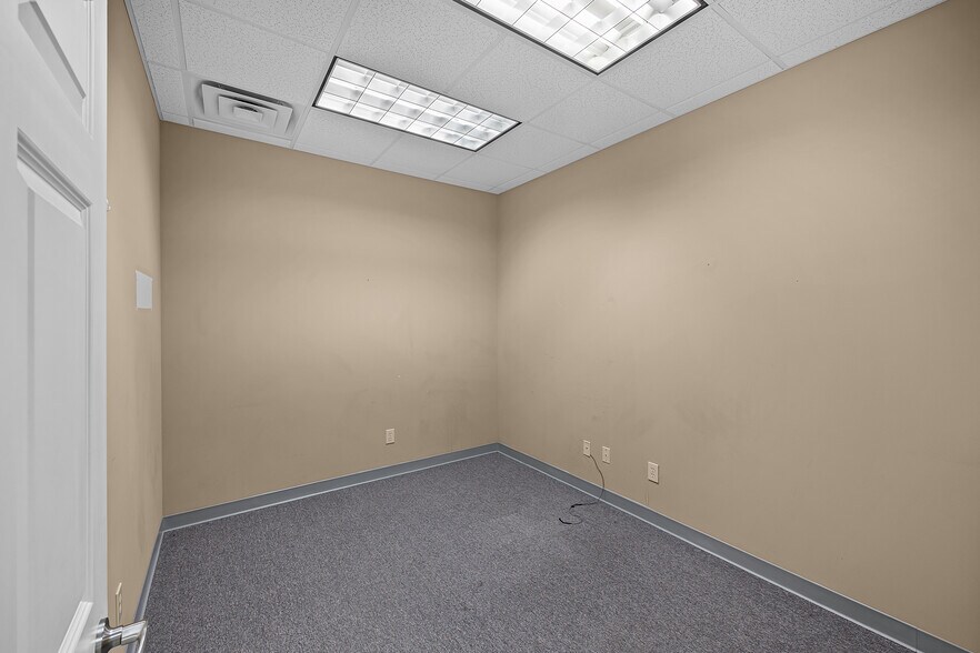 More Photos Of 107 Shannon St, Jackson Office For Sale