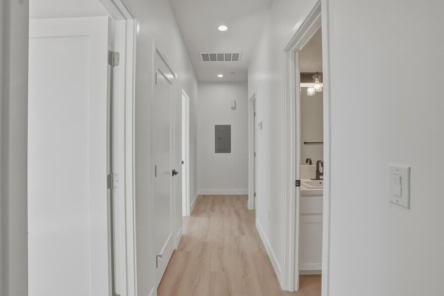More Photos Of 1646 Clinton St, Delano Multifamily For Sale
