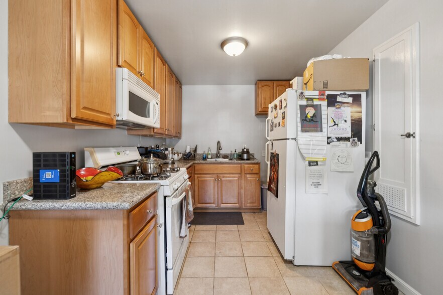 More Photos Of 1140 El Camino Real, Burlingame Apartments For Sale