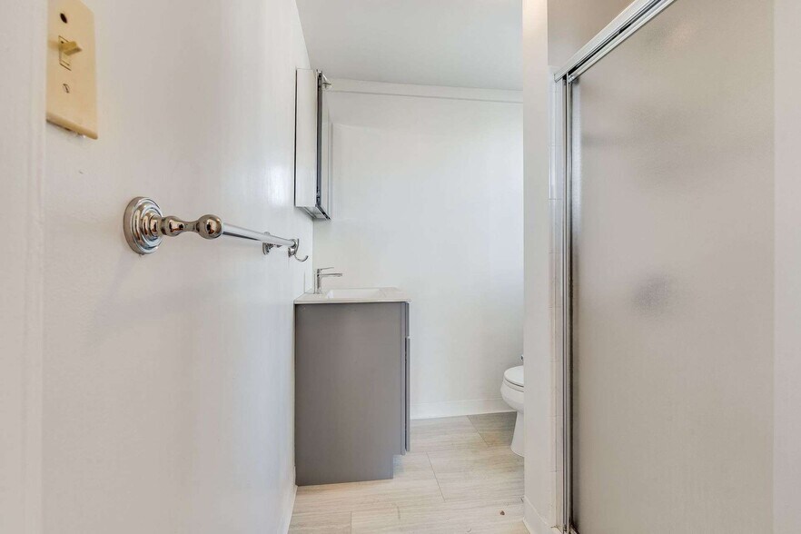 More Photos Of 1847-1849 6th Ave, Oakland Apartments For Sale