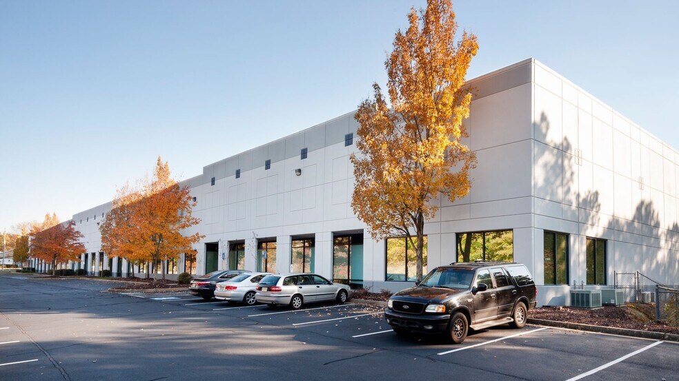 More Photos Of 170 Penney Rd, Forest Park Warehouse For Lease