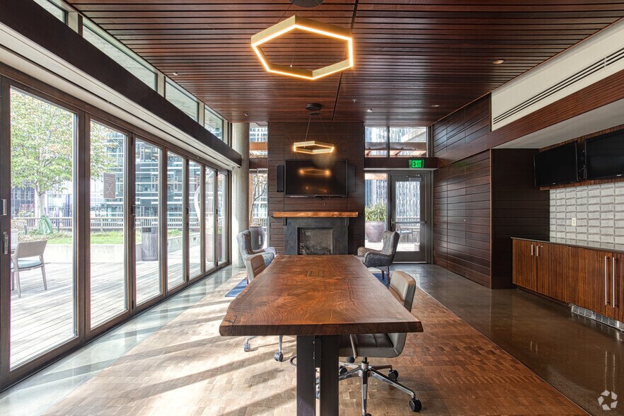 More Photos Of 2121 6th Ave, Seattle Apartments For Lease